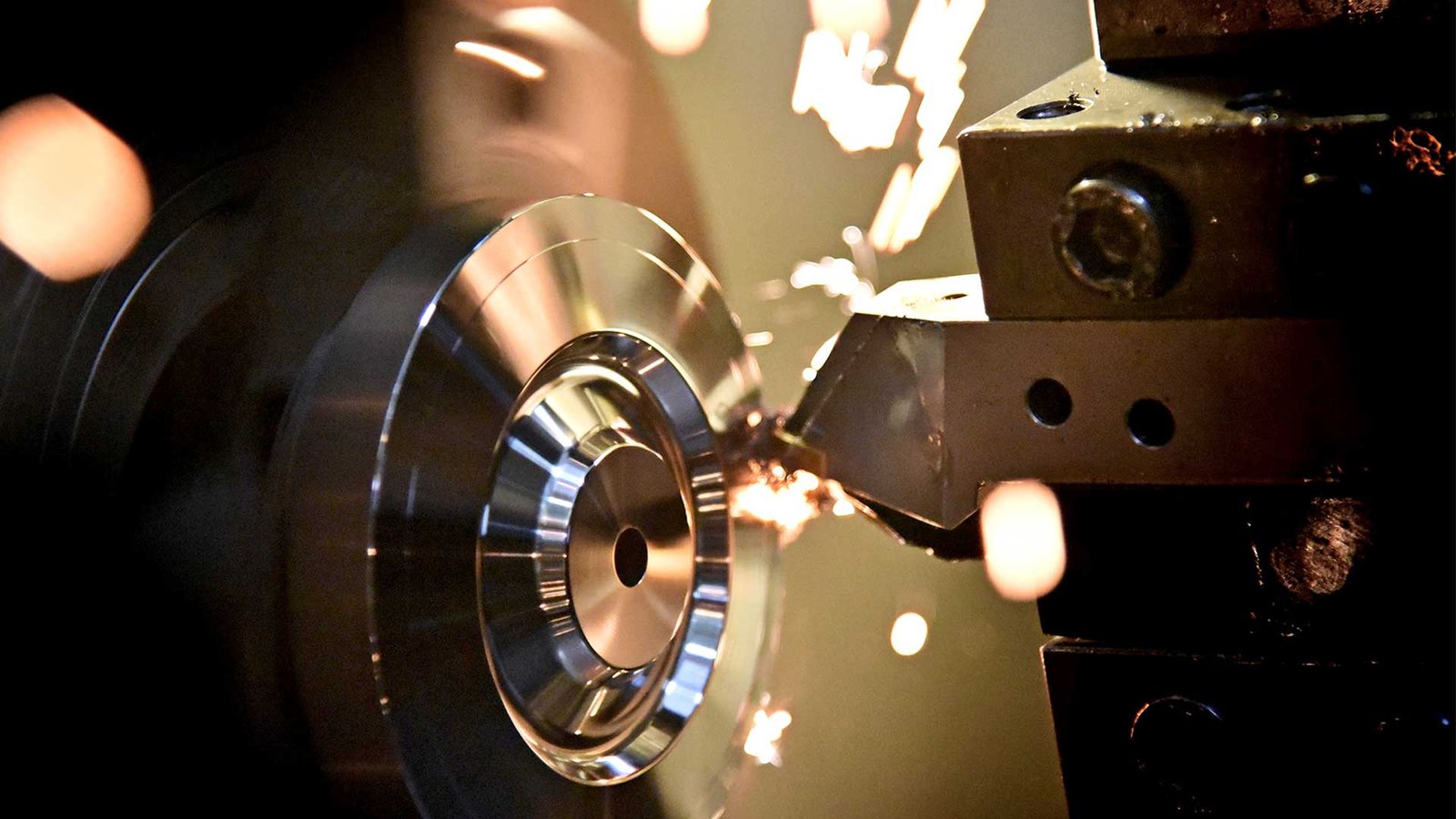 Manufacturers of  <br><span>Fasteners & Flanges</span>